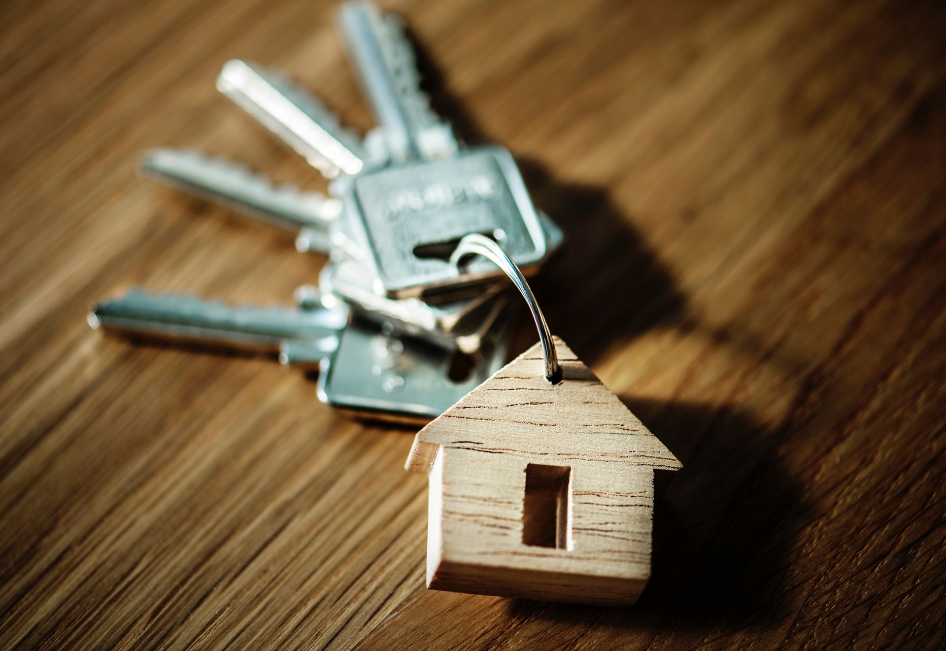 a set of key on a desk